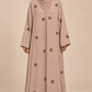 Abaya Bijou — Taupe rosé — vue portée de face, broderies et manches visibles
